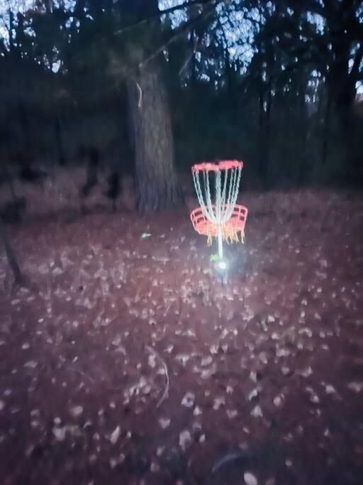 Вілла Bastrop Tiny Disc Golf Retreat Екстер'єр фото